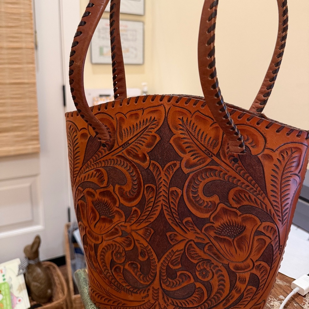 SOLD Vintage Char 2 Santa Fe Tooled Handbag Purse - Picture 2 of 13